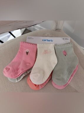 🩰 NWT Carter's Cute  3-Pack Baby Socks - Pink, Cream, Mint